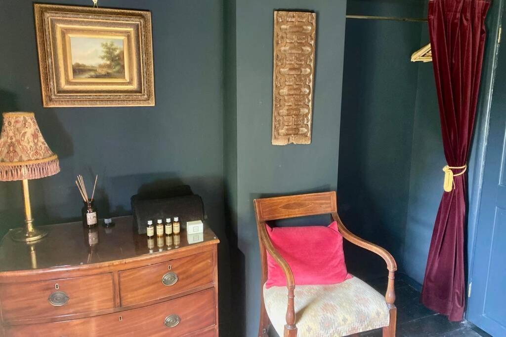17Th Century Boutique Getaway In The Countryside Apartment Martin Mill Екстериор снимка